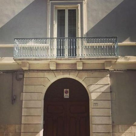 Palazzo Romanelli B&B Trani Bagian luar foto