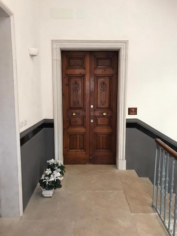 Palazzo Romanelli B&B Trani Bagian luar foto