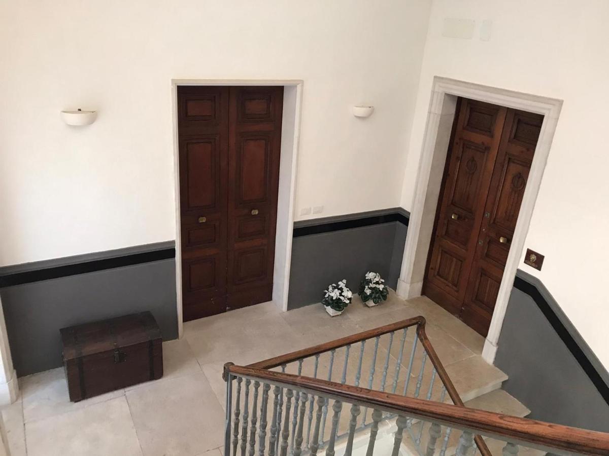 Palazzo Romanelli B&B Trani Bagian luar foto