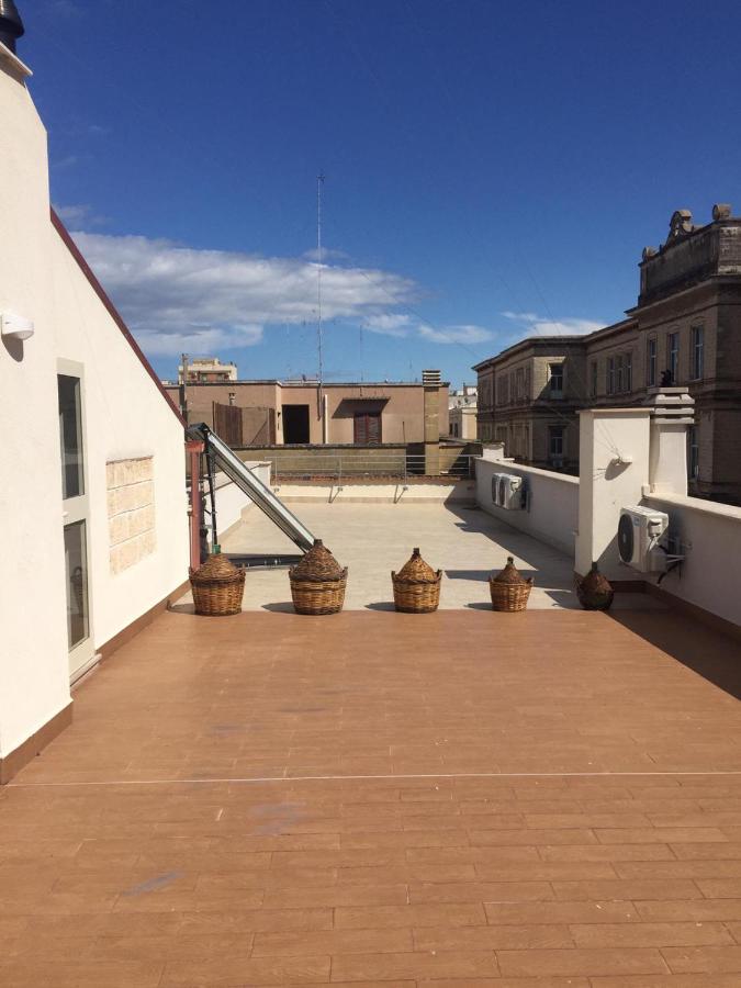 Palazzo Romanelli B&B Trani Bagian luar foto