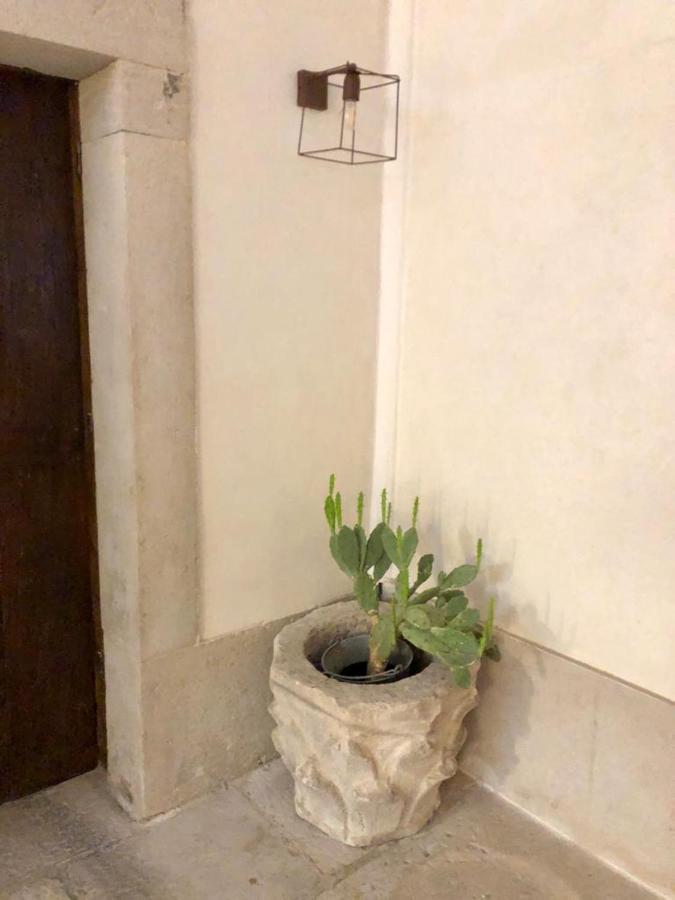 Palazzo Romanelli B&B Trani Bagian luar foto
