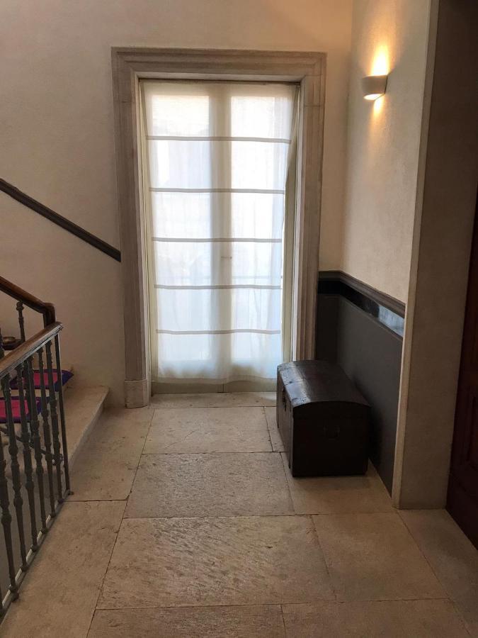 Palazzo Romanelli B&B Trani Bagian luar foto