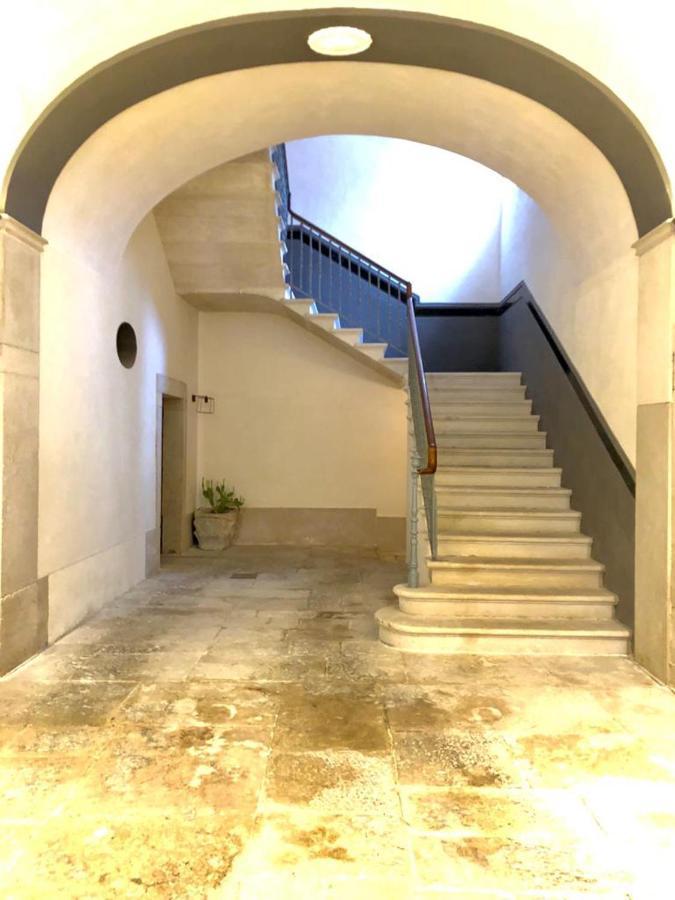 Palazzo Romanelli B&B Trani Bagian luar foto