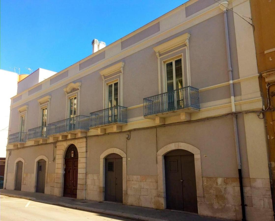 Palazzo Romanelli B&B Trani Bagian luar foto