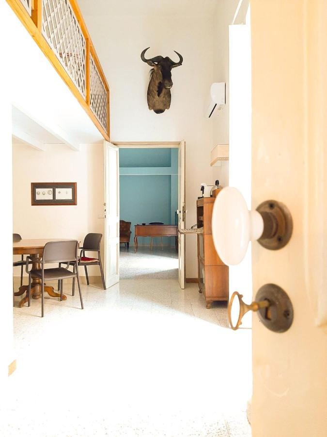 Palazzo Romanelli B&B Trani Bagian luar foto