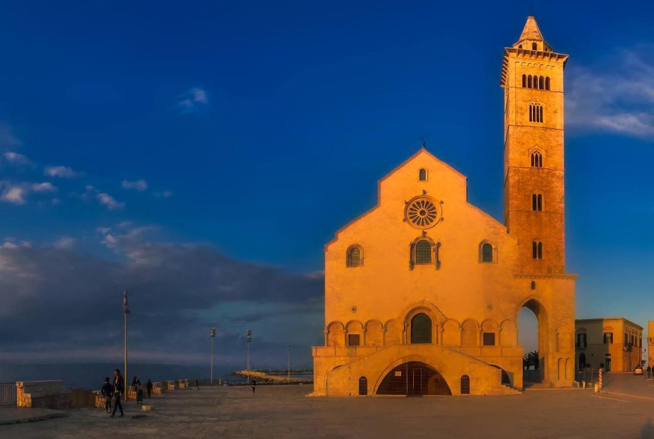 Palazzo Romanelli B&B Trani Bagian luar foto