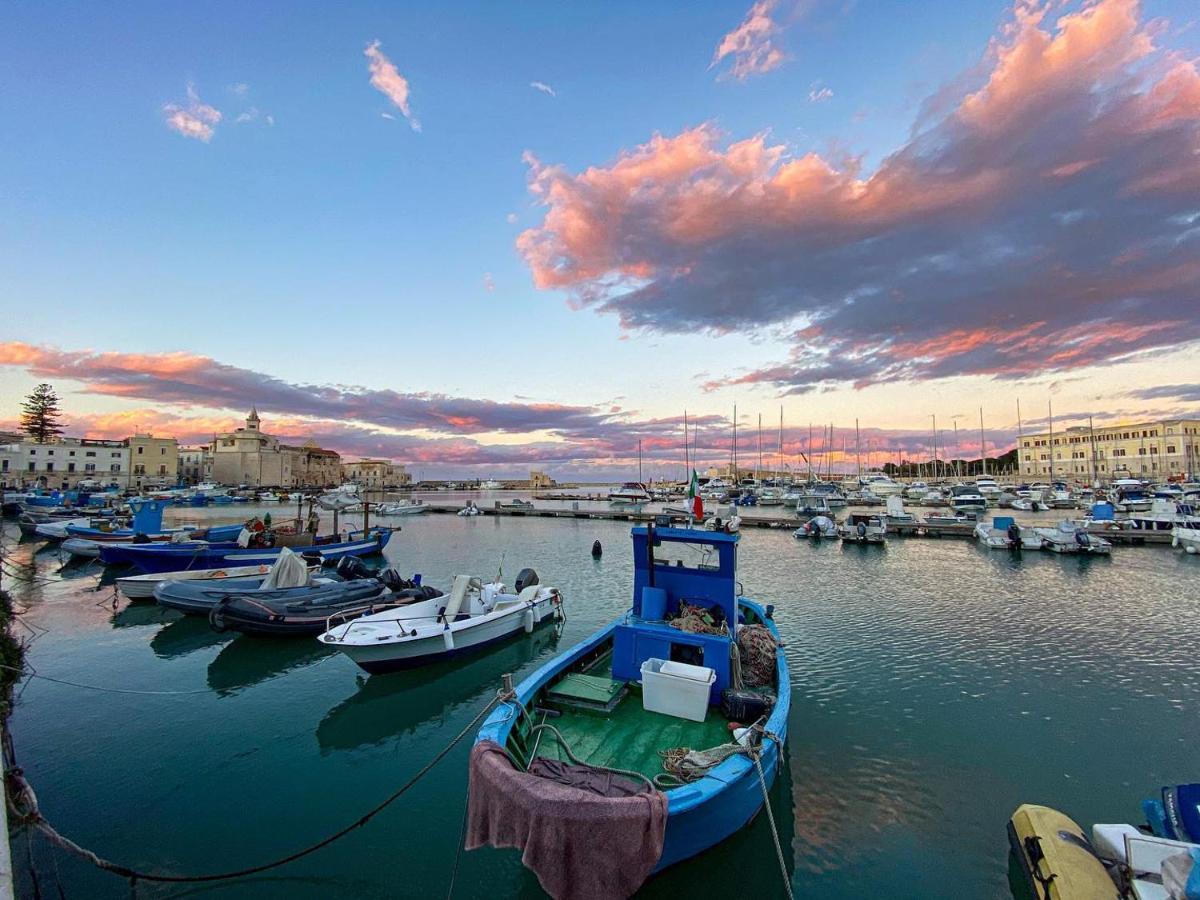 Palazzo Romanelli B&B Trani Bagian luar foto