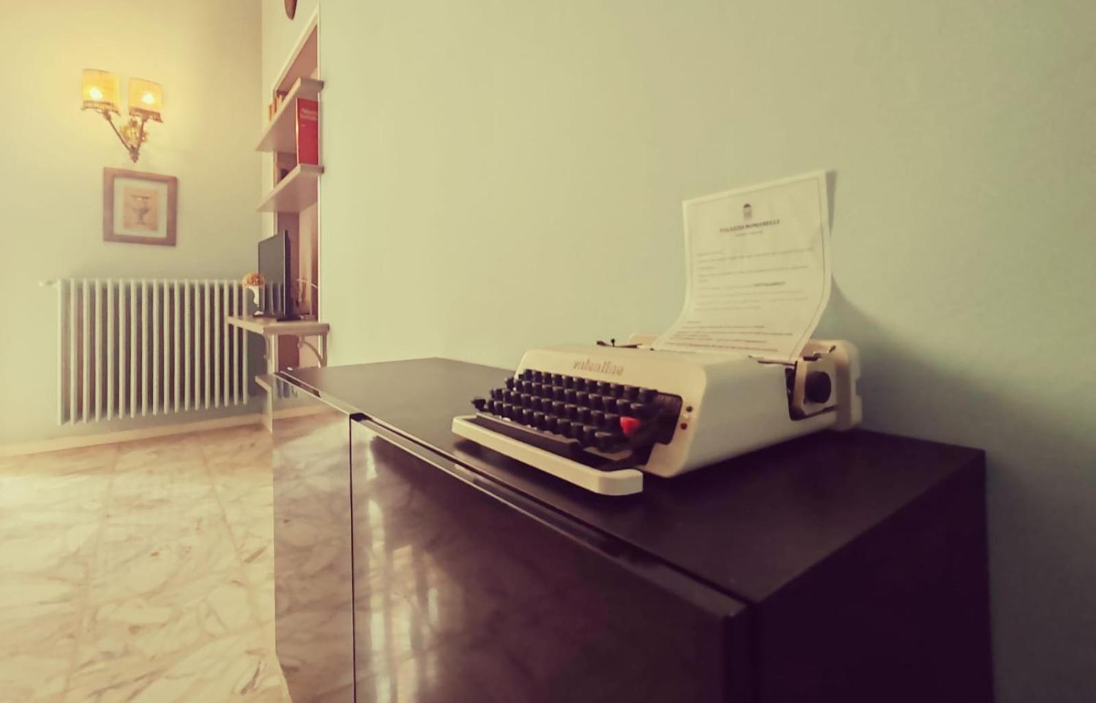 Palazzo Romanelli B&B Trani Bagian luar foto